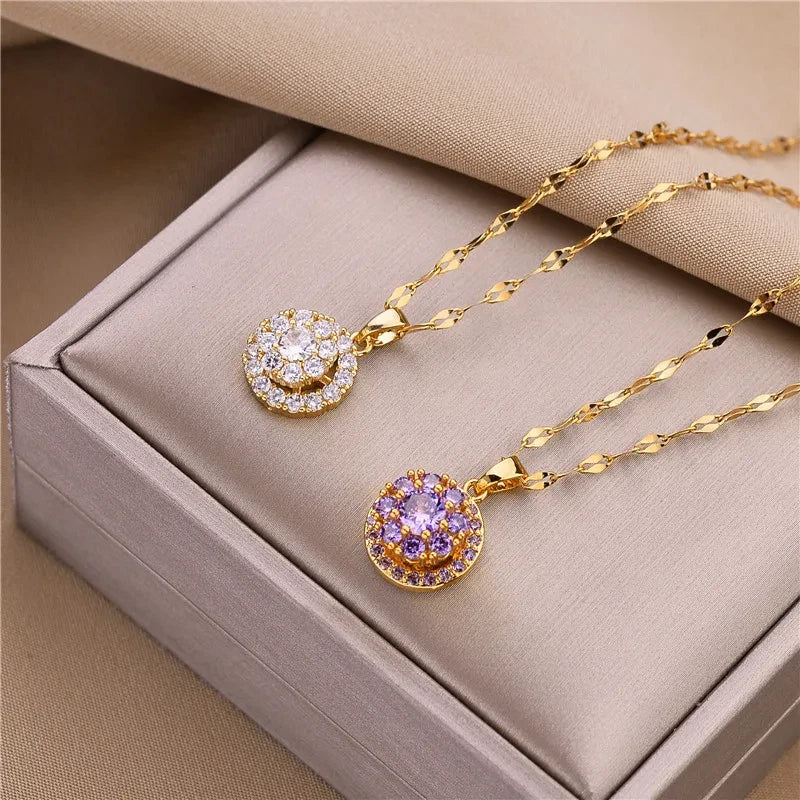 Elegant Pendant Necklace with Sparkling Stones